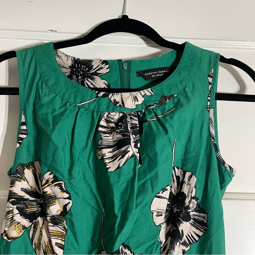 Dorothy Perkins floral fit and flare dress - Picture 2 of 7